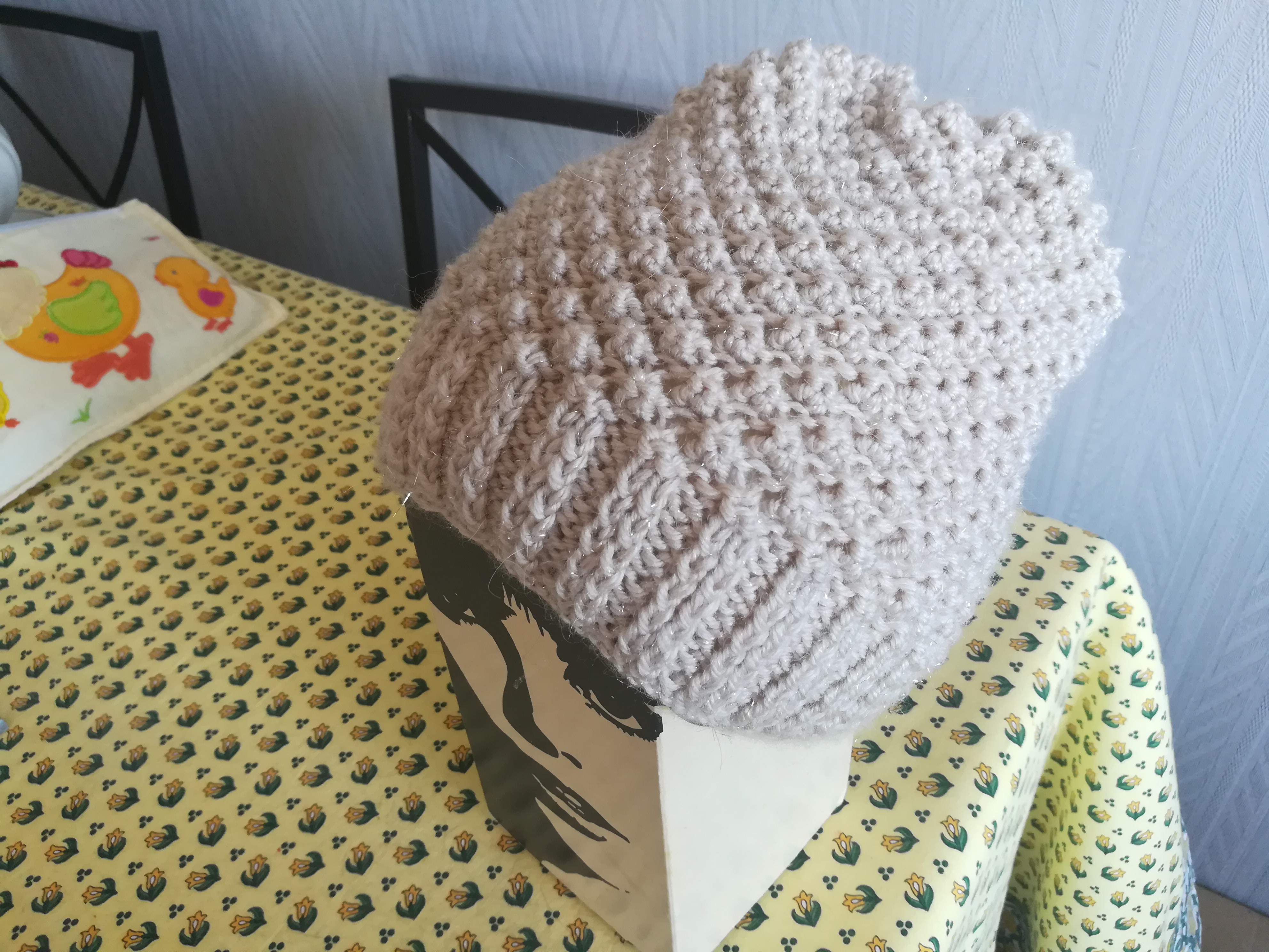 tricoter un bonnet au point d'astrakan